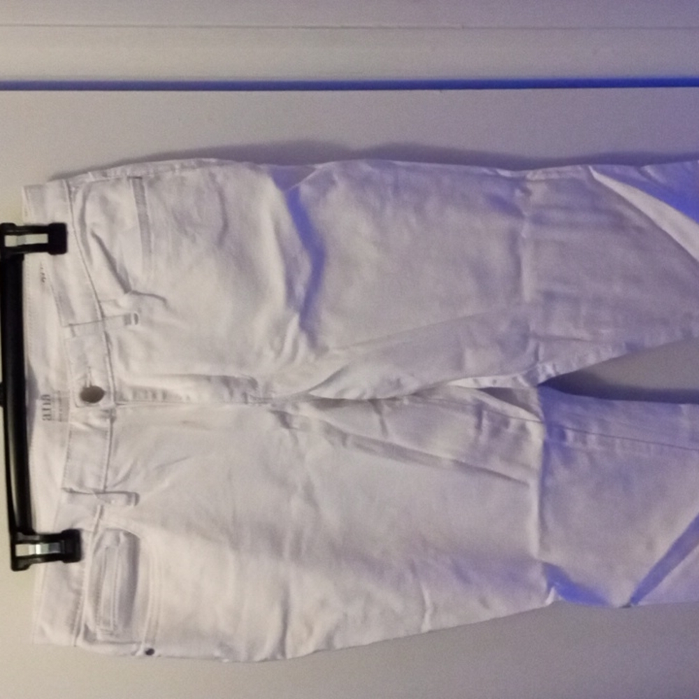 Jeggings white size 12 length 31. No visible flaws, stains, or snags